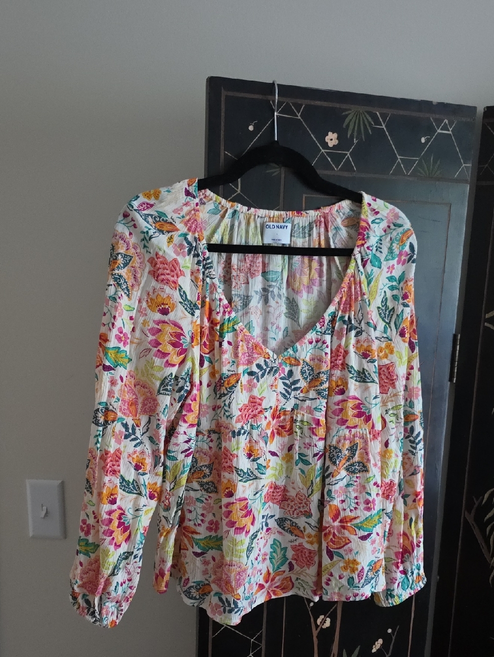 Old Navy Cream Floral V-Neck Blouse